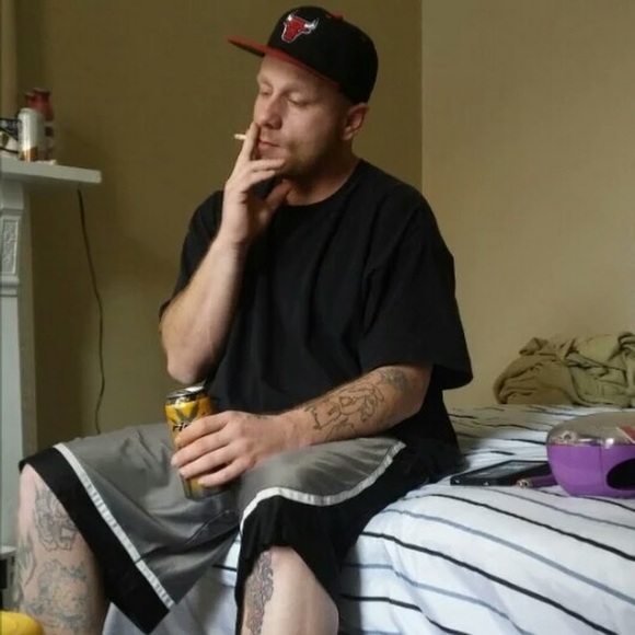 Meet your Posher, Chris - Picture 1 of 1